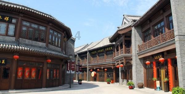 逃出林中村
